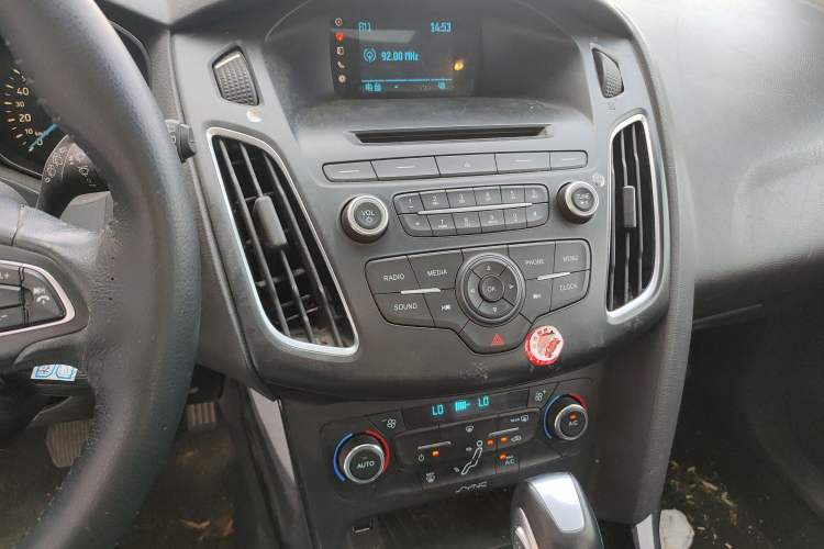 Used Ford Focus 2015 Hatchback EcoBoost 125 Automatic Supreme Style Edition
