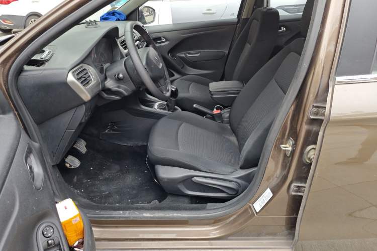 Used Peugeot 301 2014 1.6L Manual Comfort Edition
