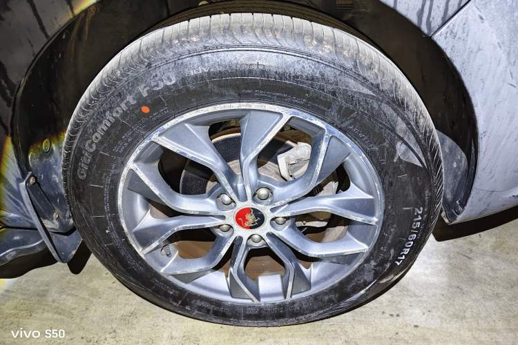 Used FORTHING Joyear X5 2016 1.6L Manual Luxury Model Right Front Wheel Hub