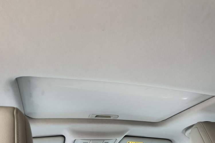 Used MG GS 2015 1.5TGI TST Luxury Edition Headliner