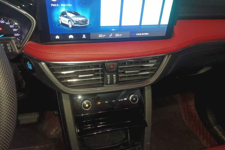 Used Ford Escape 2020 EcoBoost 245 Two-Wheel Drive Smart & Enjoyment Model Audio And AC Panel