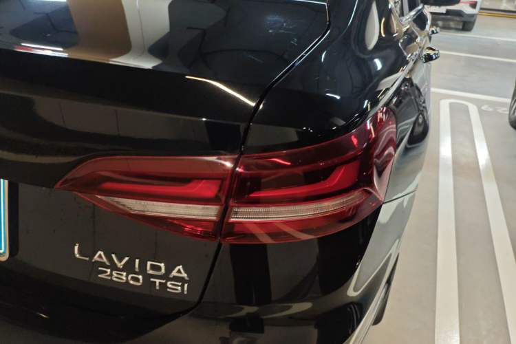 Used Volkswagen Lavida 2023 280TSI DSG Full-Comfort Edition Exterior 3