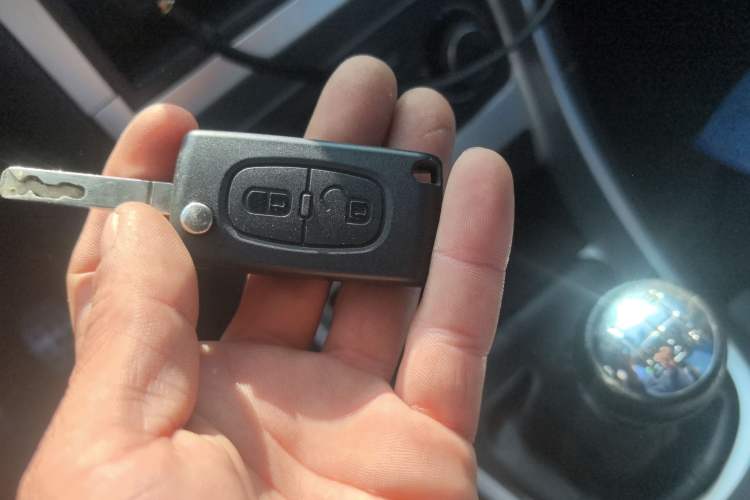 Used Peugeot 307 2012 1.6L Manual CROSS Vehicle Key