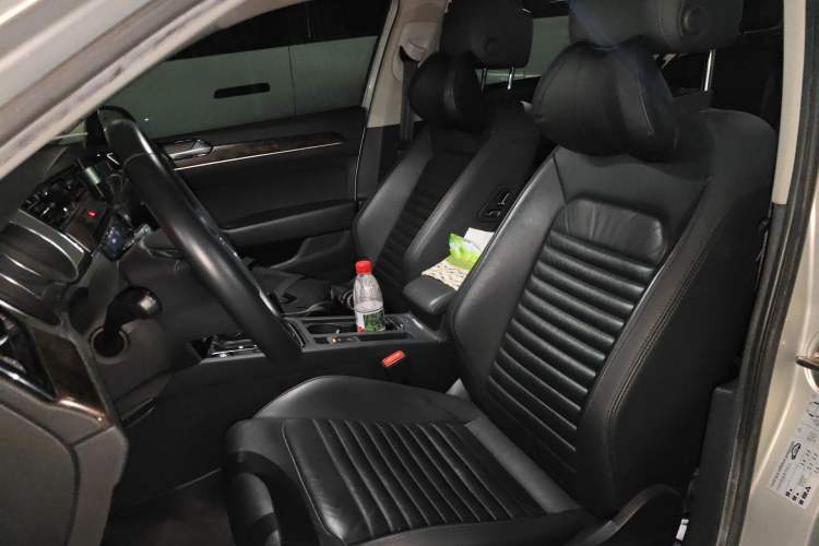 Used Volkswagen Magotan 2018 Facelift 330TSI DSG Luxury Model Left Front Seat