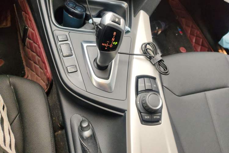 Used BMW 3 Series 2014 320Li Fashion Model Gear Lever