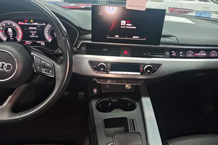 Used Audi A4L 2022 40 TFSI Fashion Dynamic Model Audio And AC Panel