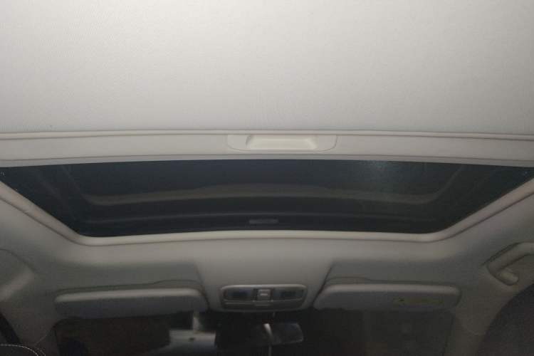 Used Dongfeng Fengon 580 2016 1.5T CVT Luxury Model Headliner