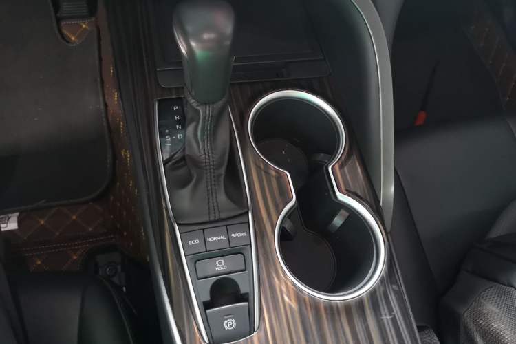 Used Toyota Camry 2019 2.5G Luxury Edition China VI Standard
