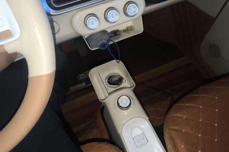 Used Wuling Hongguang MINIEV 2024 3rd Generation 215km Youth Edition Gear Lever