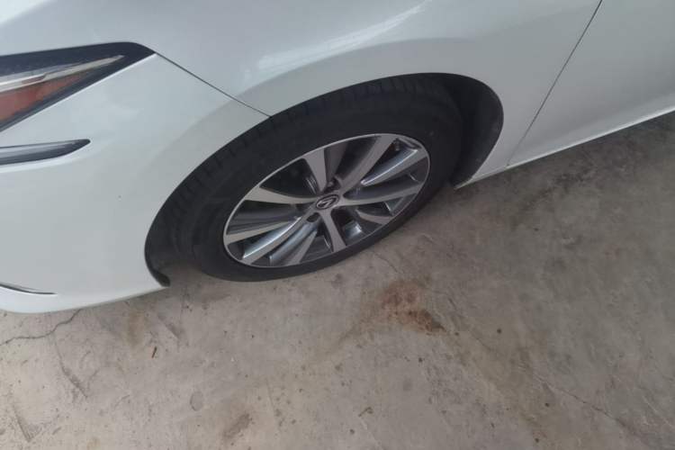 Used Lexus ES 2018 300h Premier Edition China V Standard
