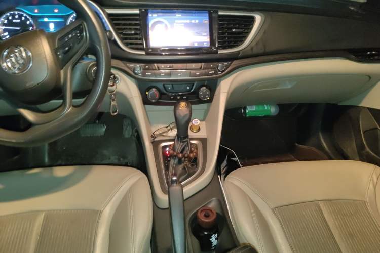 Used Buick GT 2016 15N Automatic Elite Edition Audio And AC Panel