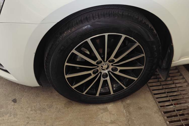 Used Skoda Octavia 2019 1.5L Automatic Smart Drive Luxury Edition China VI Standard