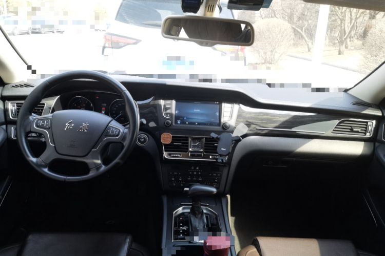 Used Hongqi H7 2018 2.0T Elite Edition Center Console