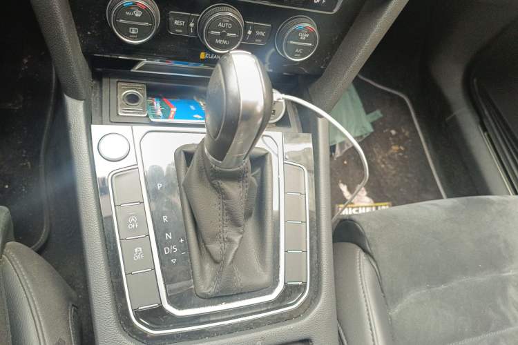 Used Volkswagen Magotan 2018 330TSI DSG Luxury Model Gear Lever