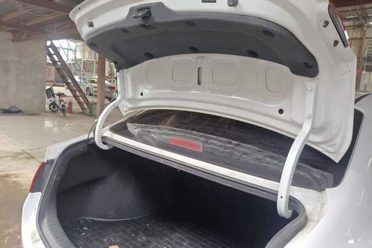 Used Hyundai Celesta 2018 1.6L Automatic GL Enjoyment Version China V Standard