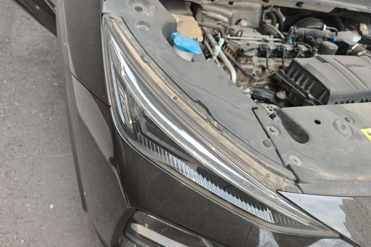 Used SOL X8 2021 300T DCT Comfort Edition 5 Seats
