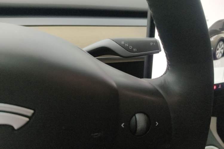 Used Tesla Model Y 2022 Long-Range All-Wheel-Drive Version