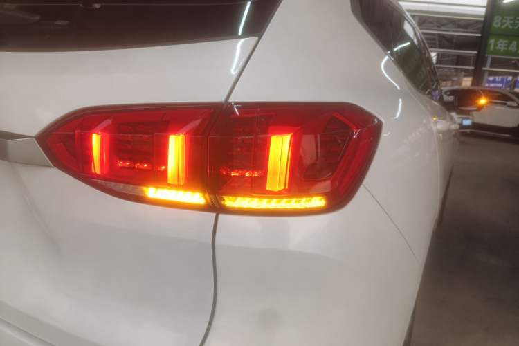 Used Wey VV6 2020 2.0T Two-Wheel Drive Smart Enjoyment+
