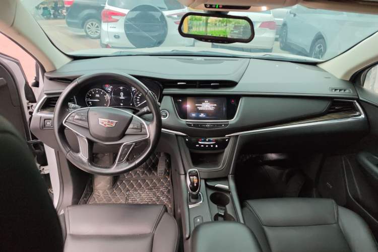 Used Cadillac XT5 2018 25T Luxury Model