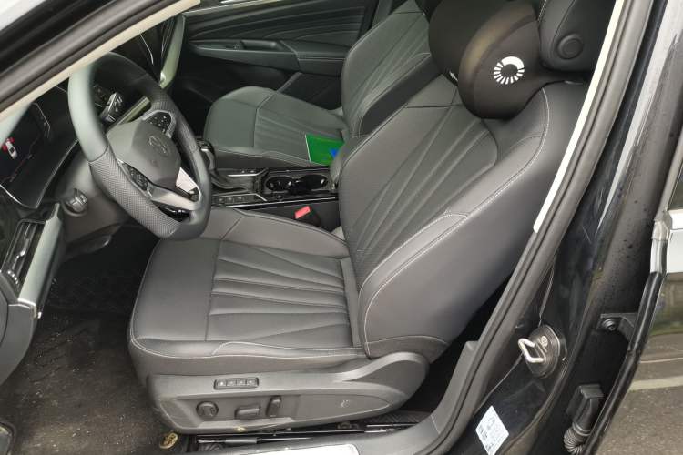 Used Volkswagen Passat 2025 Outstanding Model 380TSI Starry Dragon Glorious Edition
