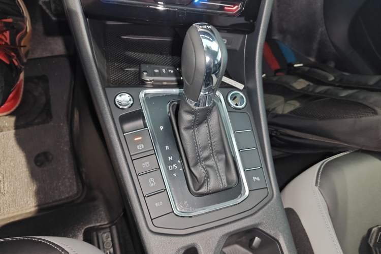 Used Volkswagen Bora 2025 300TSI DSG Prestige Edition Gear Lever