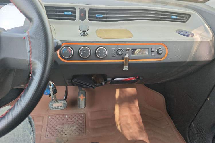 Used Wuling Hongguang MINIEV 2020 Freedom Version Lithium Iron Phosphate Audio And AC Panel