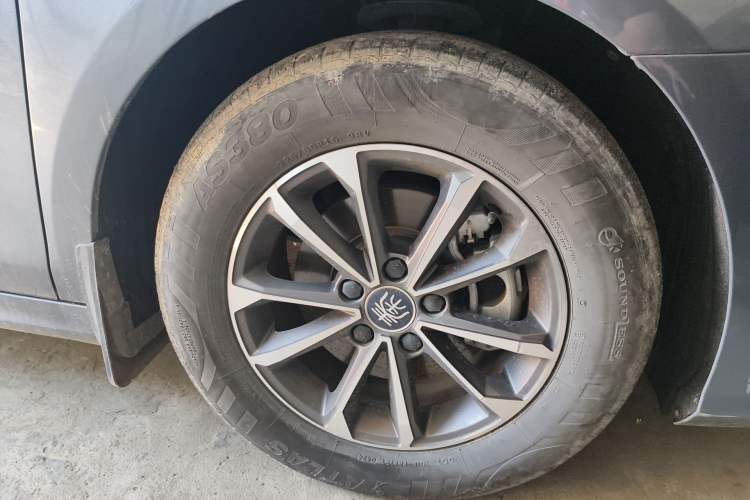 Used BYD Qin PLUS 2024 HONOR Edition DM-i 55KM Leading Model Right Front Wheel Hub