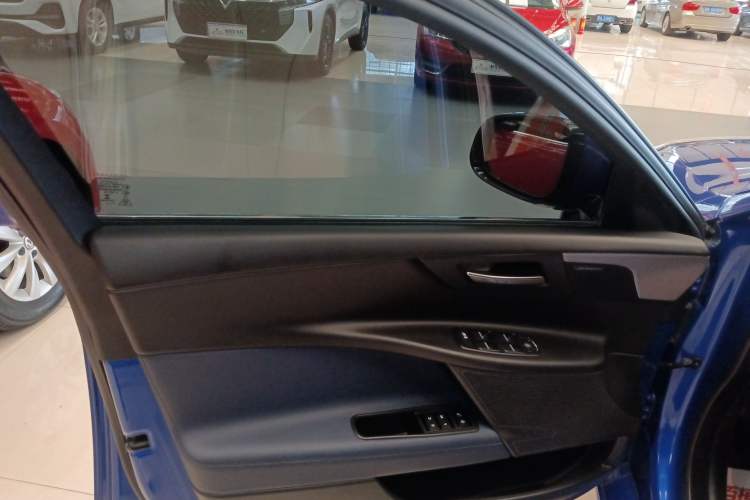 Used Jaguar XE 2018 2.0T 250 PS Two-Wheel-Drive R-Sport Sport Edition