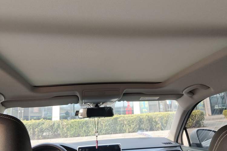 Used Volkswagen Tiguan L 2022 380TSI Automatic All-Wheel Drive R-Line Enhanced Comfort 7-Seater Headliner