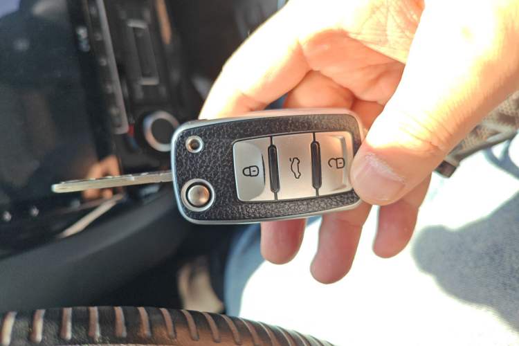 Used Volkswagen Sagitar 2012 1.4TSI Manual Luxury Model Vehicle Key