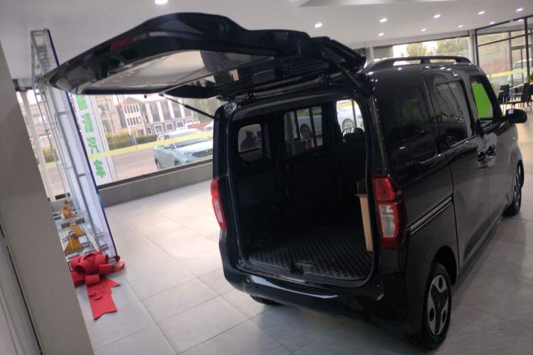 Used Wuling Zhiguang New Energy 2025 Model 305km Ambitious Edition