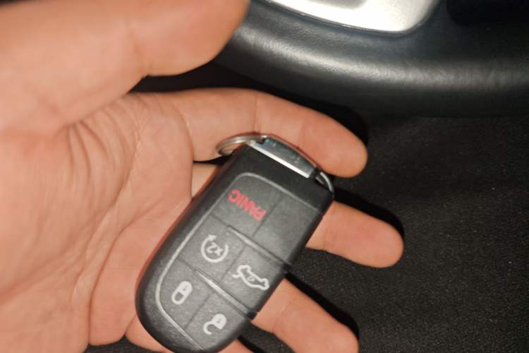 Used Dodge Journey 2013 2.4L Two-Wheel Drive Luxury Version