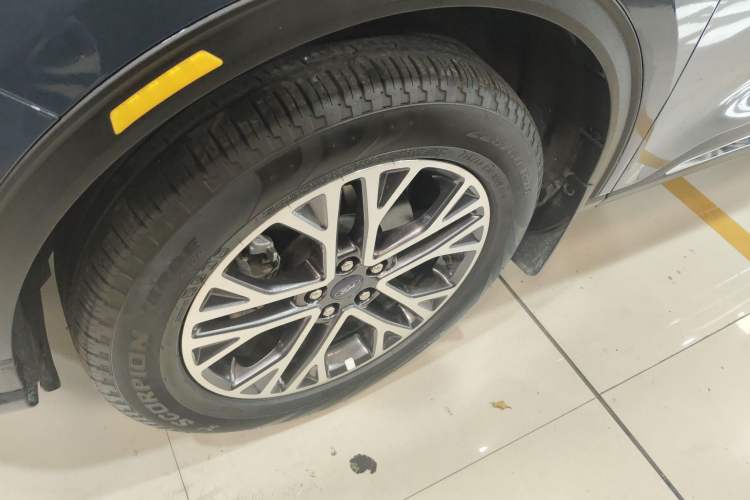 Used Ford Escape 2020 EcoBoost 245 Two-Wheel-Drive Titanium Edition