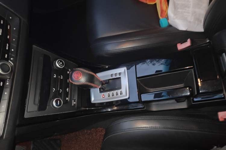 Used MG 6 2010 Hatchback 1.8T Automatic Elite Edition Gear Lever