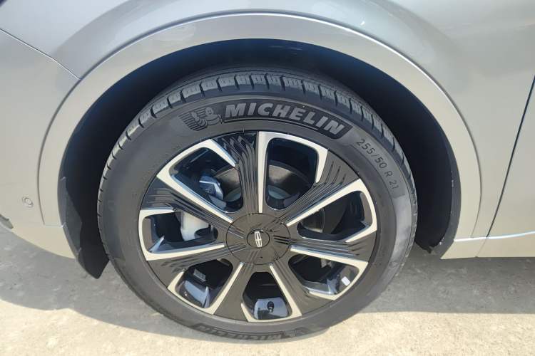 Used Lincoln Nautilus 2023 2.0T All-Wheel-Drive Zunrui Hybrid Version Exterior 4