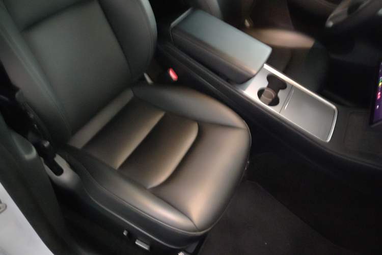 Used Tesla Model Y 2024 Performance High-Performance Edition Right Front Seat