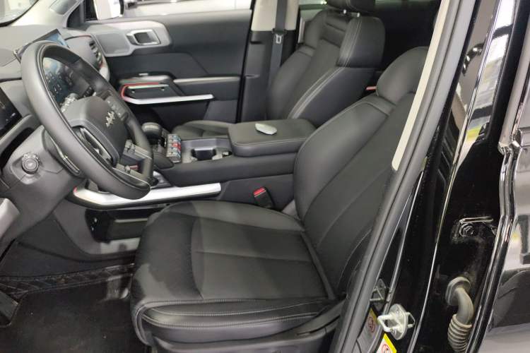 Used Formula Leopard Titanium 3 2025 501KM All-Wheel Drive Intelligent Driving Ultra Version
