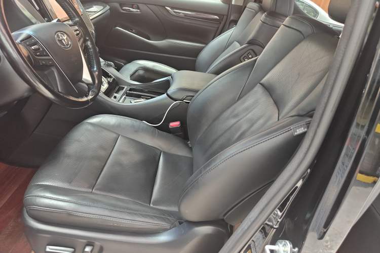 Used Toyota Vellfire 2019 Dual-Engine 2.5L HV Luxury Edition
