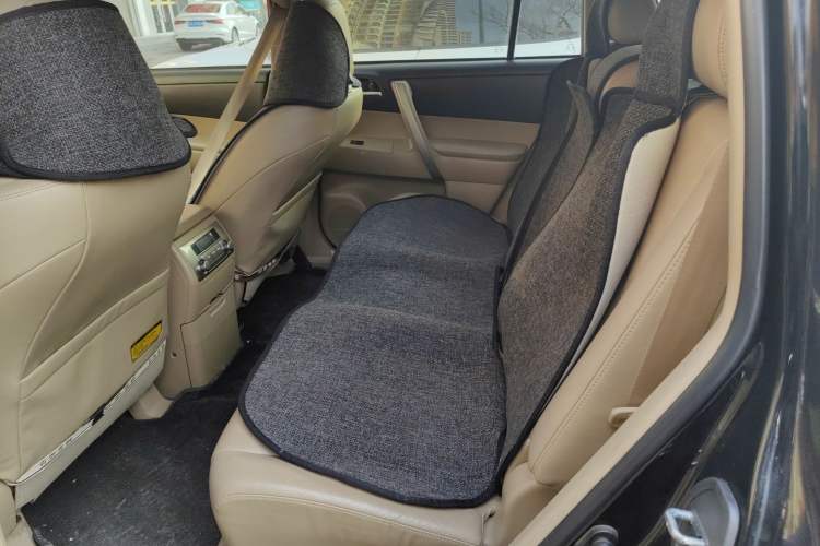 Used Toyota Highlander 2012 2.7L Two-Wheel Drive 7-Seater Luxury Edition