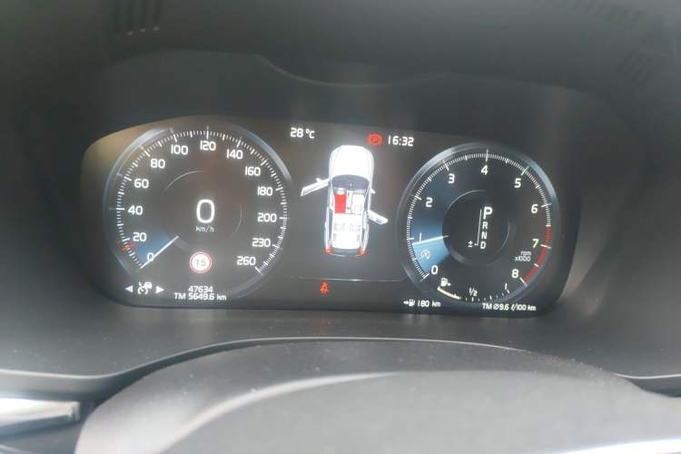 Used Volvo XC60 2020 T5 4x4 Smart Luxury Edition Instrument Cluster