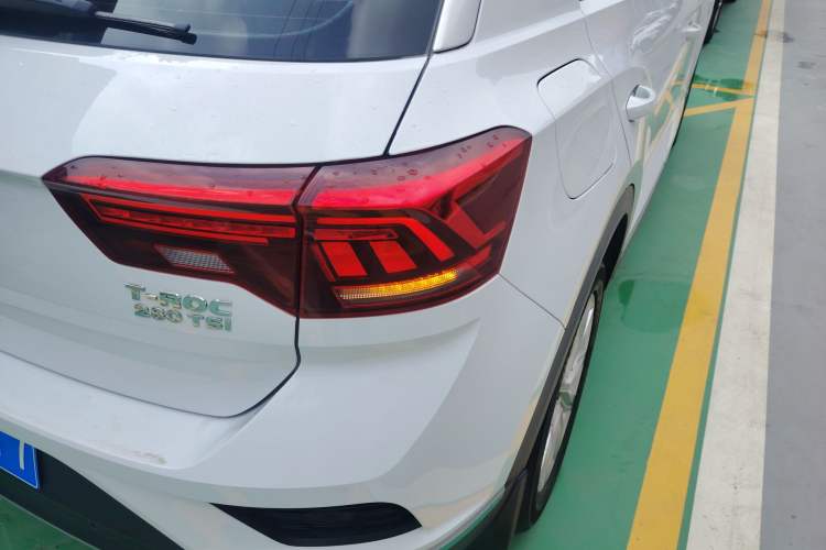 Used Volkswagen T-ROC 2018 280TSI DSG Two-Wheel Drive Advanced Version China V Emission Standard