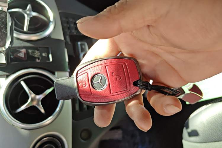 Used Mercedes-Benz GLK-Class 2015 GLK 260 4MATIC Dynamic Edition Ultimate Version Vehicle Key