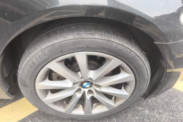 Used BMW 5 Series 2012 530Li Leading Model Right Front Wheel Hub