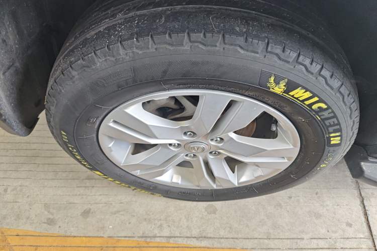 Used CHANGAN CS75 2017 Shangkui Edition 1.5T Automatic Fengxiang Model Right Rear Wheel Hub