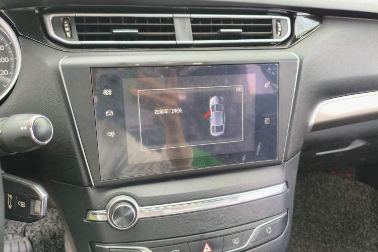 Used Peugeot 408 2014 1.8L Automatic Luxury Edition Audio And AC Panel