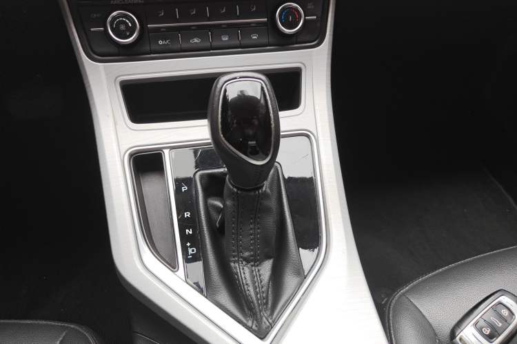 Used Geely Auto Vision 2018 1.5L Automatic Prestige Model Gear Lever