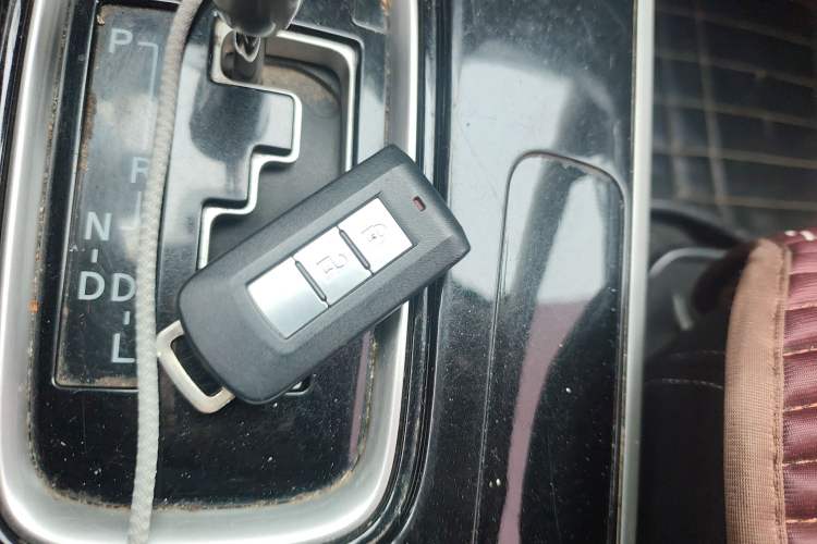 Used Mitsubishi Outlander 2018 2.0L Two-Wheel Drive Glory Edition 5 Seats