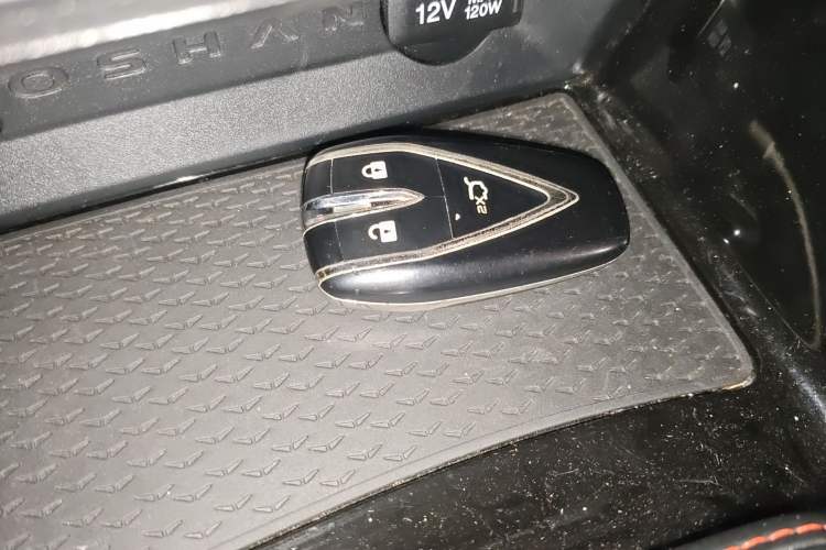 Used CHANGAN OSHAN X5 2021 1.6L CVT Comfort Model

