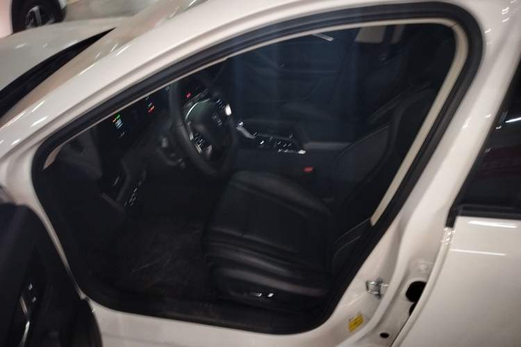 Used Bestune B70 2023 Third Generation 1.5T Automatic Enjoyment Version Driver Seat