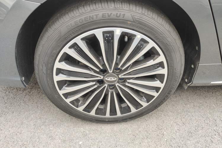 Used Chery Fengyun A8L 2025 1.5 TGDI 145 km Luxury Version